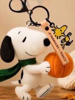 Starbucks x Peanuts Snoopy Plush Bag Charm Great Pumpkin